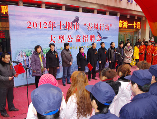 �𾢼��붫ʢ�ж�